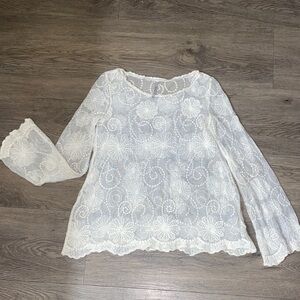 ZINGA Cream Lace Long-Sleeve Women's Top